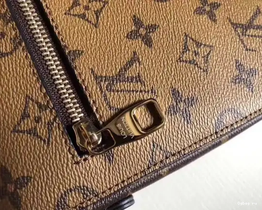 Louis POCHETTE Vuitton METIS 0427